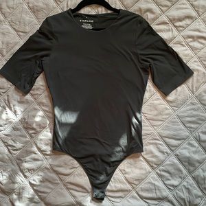 everlane bodysuit. size medium.